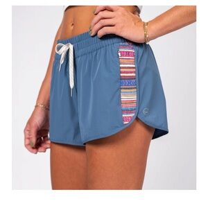 EUC Wowie Shorts Chalk Size Small